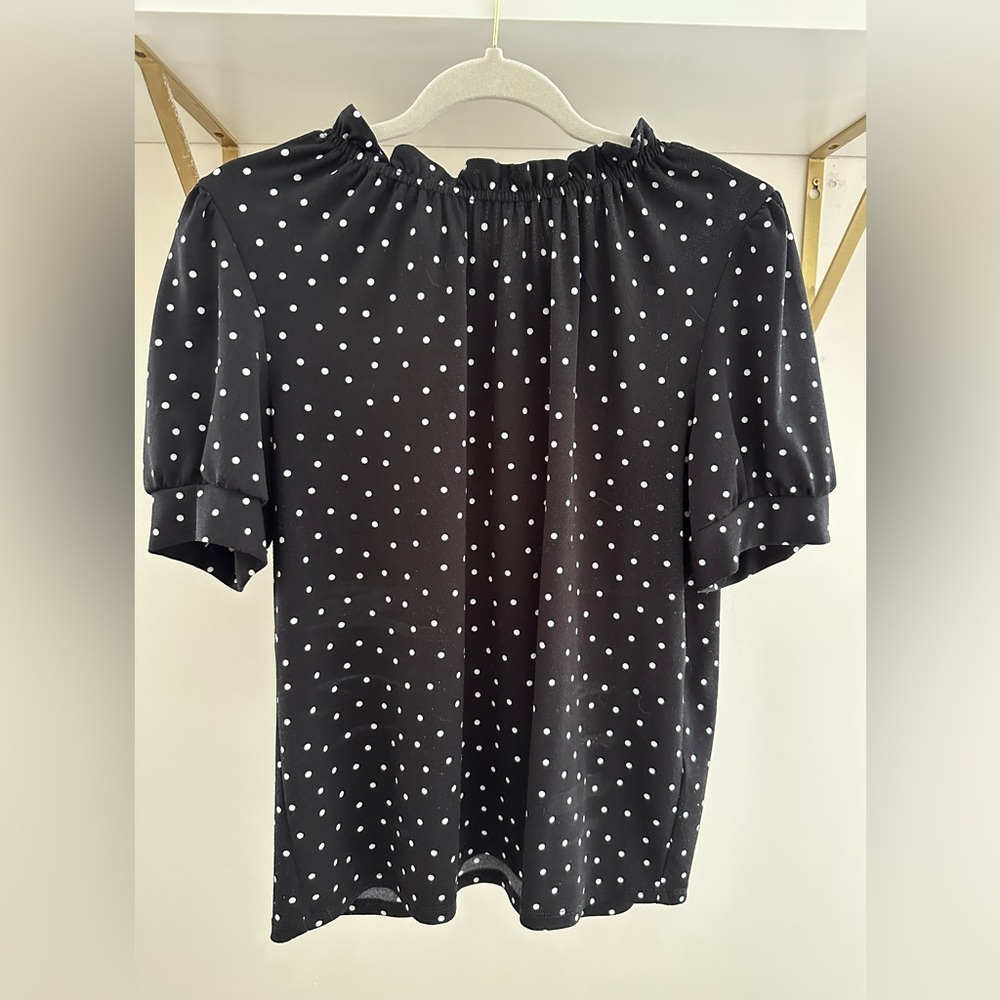 Adrianna Papell Black and White Puff Sleeve Blouse